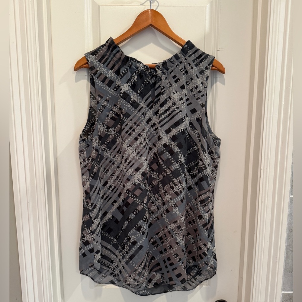 CABI Graph Trellis Sleeveless Blouse Size L